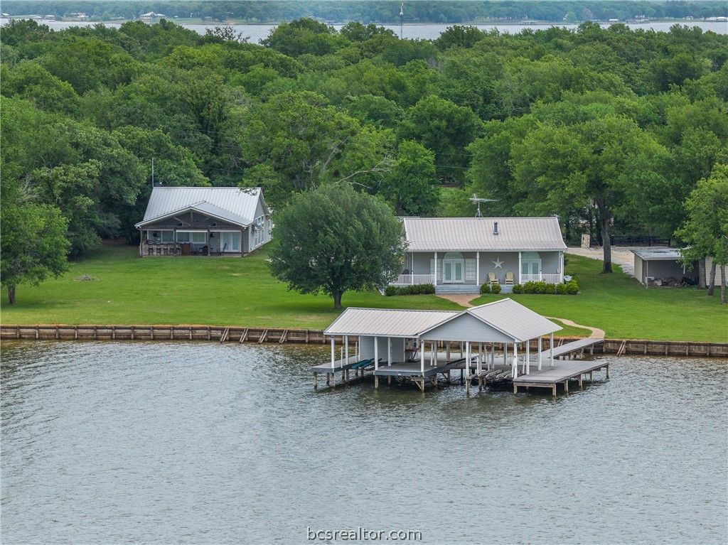 Photo of 20283 E Lakeshore Drive, Thornton, TX 76687 (MLS # 26004716)