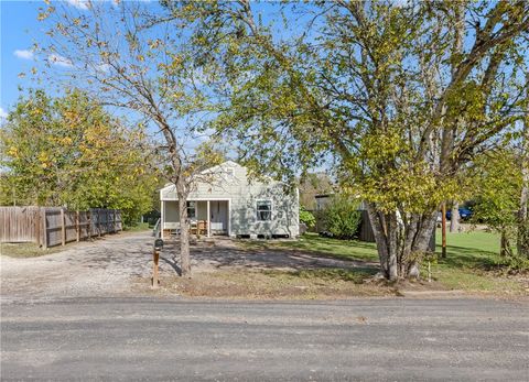 Photo of 1610 Una Avenue, Bryan, TX 77803 (MLS # 25012679)