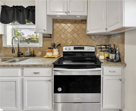 Tiny photo for 1610 Una Avenue, Bryan, TX 77803 (MLS # 25012679)