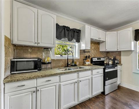 Tiny photo for 1610 Una Avenue, Bryan, TX 77803 (MLS # 25012679)