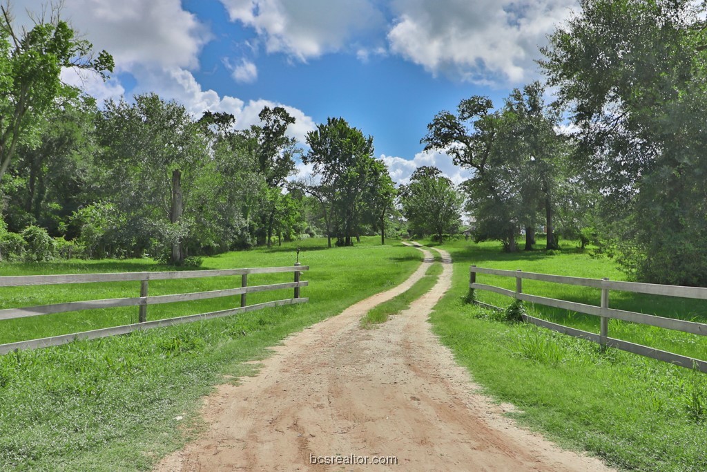 Caldwell, Texas 77836, United States, 3 Bedrooms Bedrooms, ,2 BathroomsBathrooms,Residential,Pending,46815