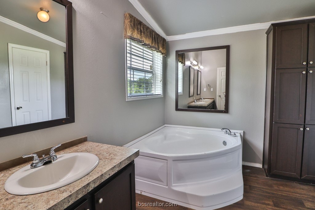 Caldwell, Texas 77836, United States, 3 Bedrooms Bedrooms, ,2 BathroomsBathrooms,Residential,Pending,46815