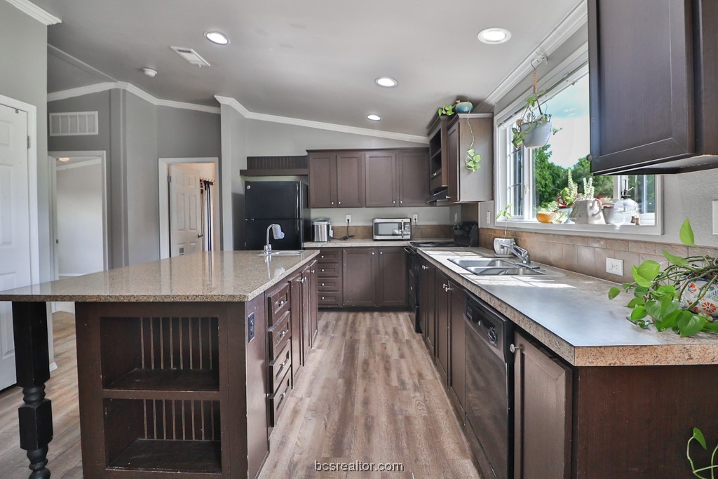 Caldwell, Texas 77836, United States, 3 Bedrooms Bedrooms, ,2 BathroomsBathrooms,Residential,Pending,46815