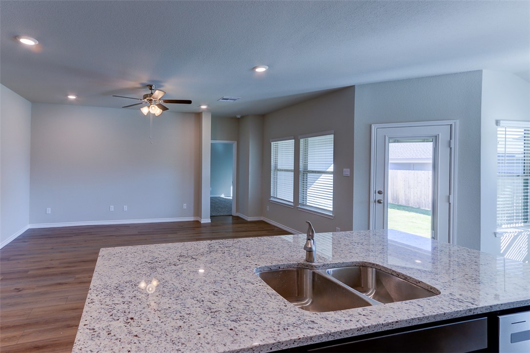 College Station, Texas 77845, United States, 4 Bedrooms Bedrooms, ,3 BathroomsBathrooms,Residential,Pending,27461