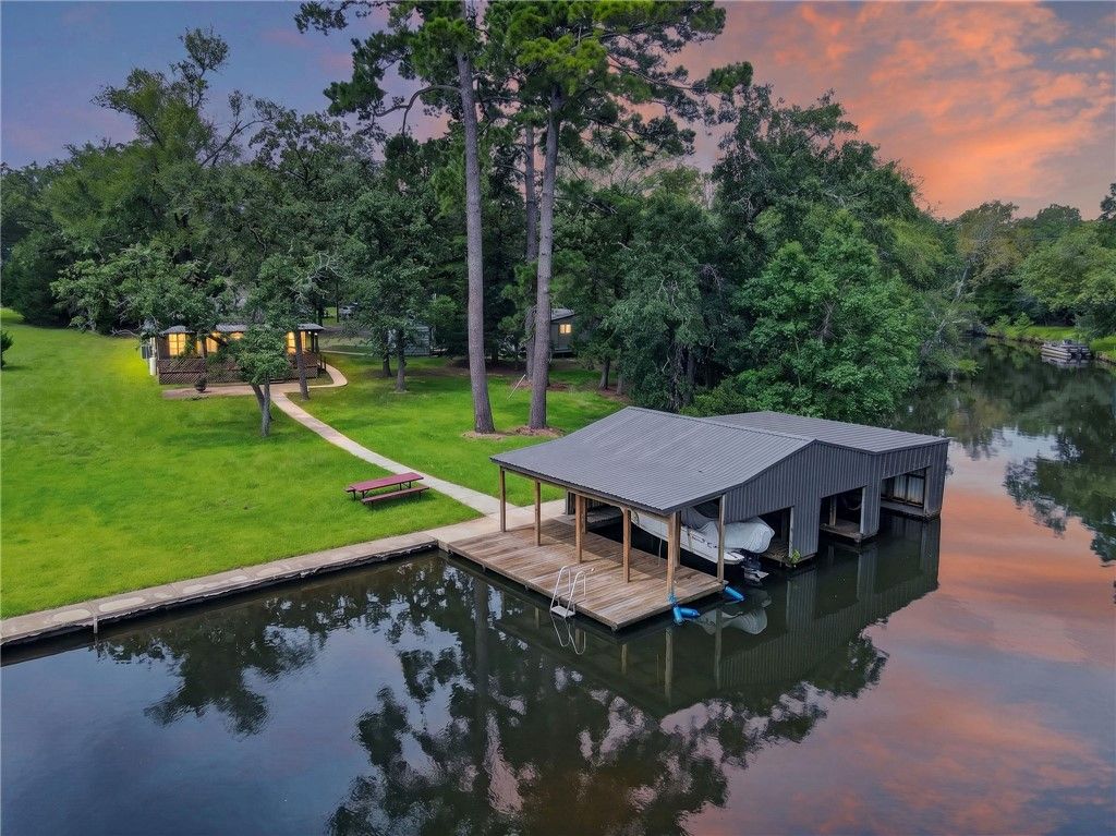 Photo of 10329 Clyde Acord Road, Franklin, TX 77856 (MLS # 26008917)