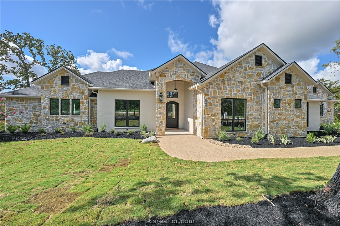 7444 Winema Trail