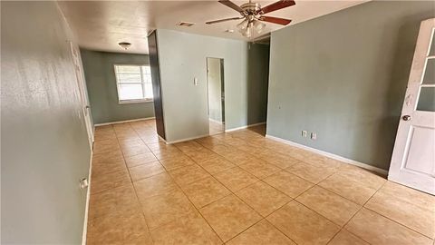 Tiny photo for 805 Avenue L, Conroe, TX 77301 (MLS # 26005499)