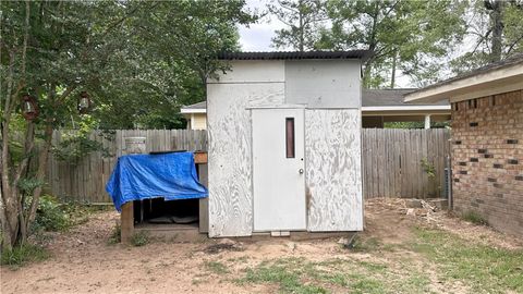 Tiny photo for 805 Avenue L, Conroe, TX 77301 (MLS # 26005499)