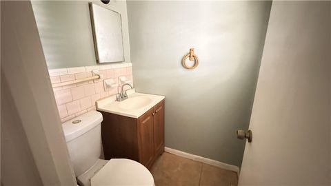 Tiny photo for 805 Avenue L, Conroe, TX 77301 (MLS # 26005499)