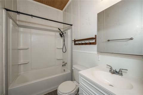 Tiny photo for 506 N Hill ST St, Caldwell, TX 77836 (MLS # 26005827)