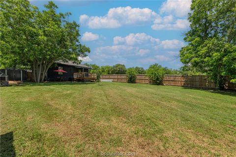 Tiny photo for 506 N Hill ST St, Caldwell, TX 77836 (MLS # 26005827)