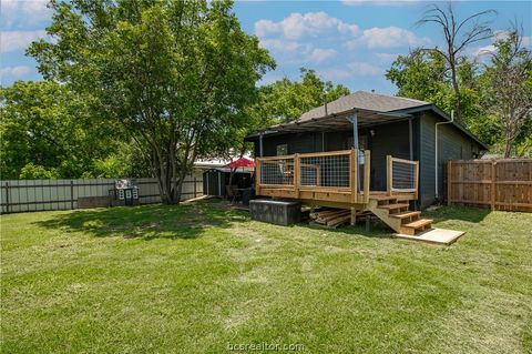 Tiny photo for 506 N Hill ST St, Caldwell, TX 77836 (MLS # 26005827)