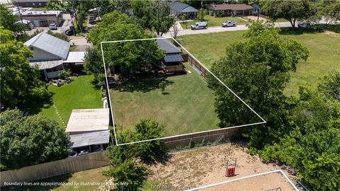 Tiny photo for 506 N Hill ST St, Caldwell, TX 77836 (MLS # 26005827)