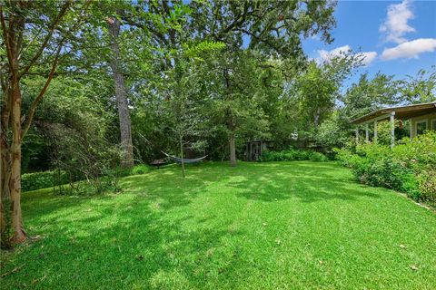Tiny photo for 733 Eagle Pass Street, Bryan, TX 77802 (MLS # 26009174)