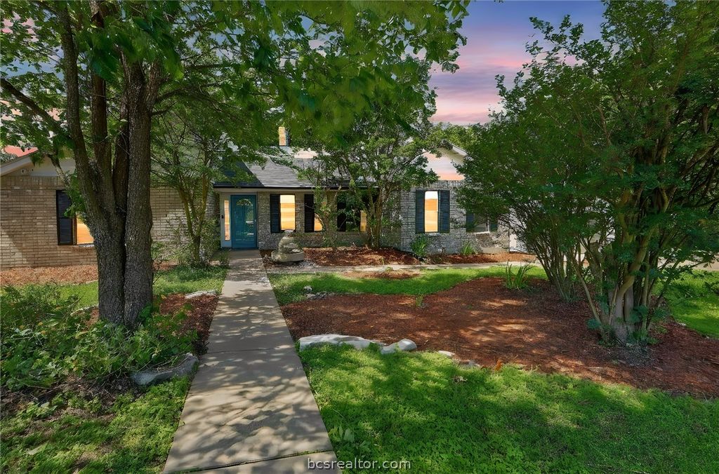 Photo of 3928 Green Valley Drive, Bryan, TX 77802 (MLS # 26004752)