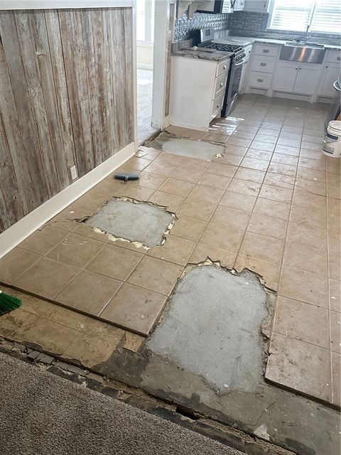 Tiny photo for 606 W Alligator Street, Caldwell, TX 77836 (MLS # 26000063)