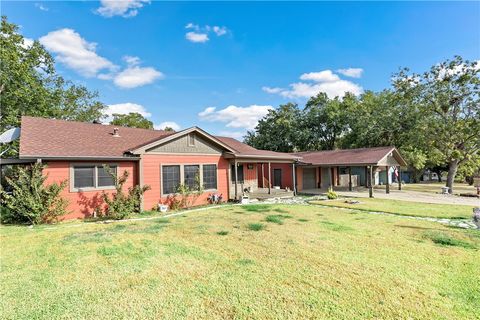 Tiny photo for 606 W Alligator Street, Caldwell, TX 77836 (MLS # 26000063)