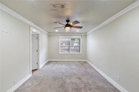 Tiny photo for 606 W Alligator Street, Caldwell, TX 77836 (MLS # 26000063)