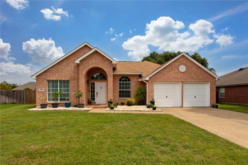 Photo of 1721 Purple Martin Cove, College Station, TX 77845 (MLS # 26008943)