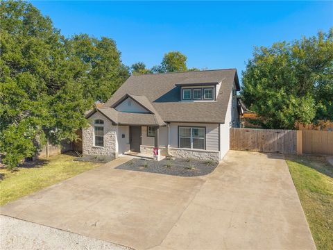 Photo of 112 Park Place, College Station, TX 77840 (MLS # 25010618)