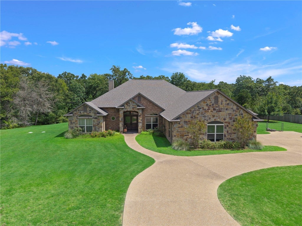 Photo of 4698 River Valley Drive, Bryan, TX 77808 (MLS # 26008821)