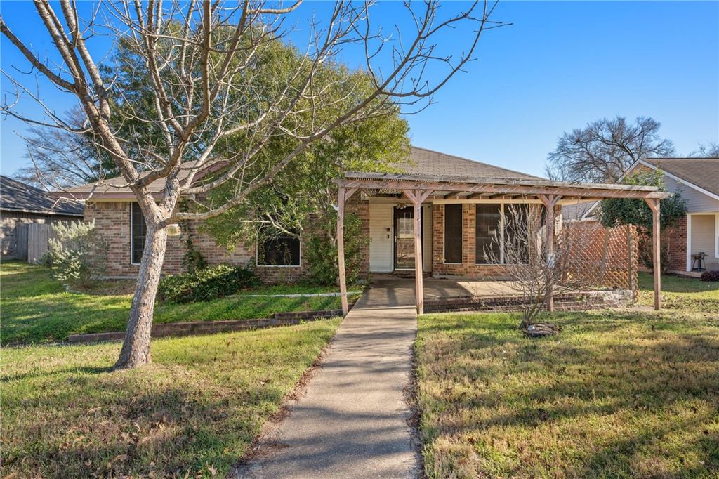 Photo of 1516 Southern Plantation Drive, College Station, TX 77845 (MLS # 26001047)