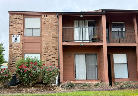Photo of 904 University Oaks Boulevard #91, College Station, TX 77840 (MLS # 26004567)