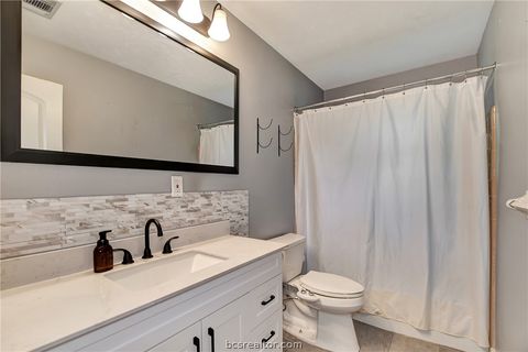 Tiny photo for 571 Lakeview Circle, Hilltop Lakes, TX 77871 (MLS # 26004219)