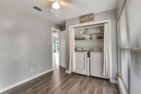 Tiny photo for 571 Lakeview Circle, Hilltop Lakes, TX 77871 (MLS # 26004219)