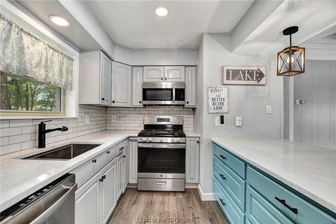 Tiny photo for 571 Lakeview Circle, Hilltop Lakes, TX 77871 (MLS # 26004219)