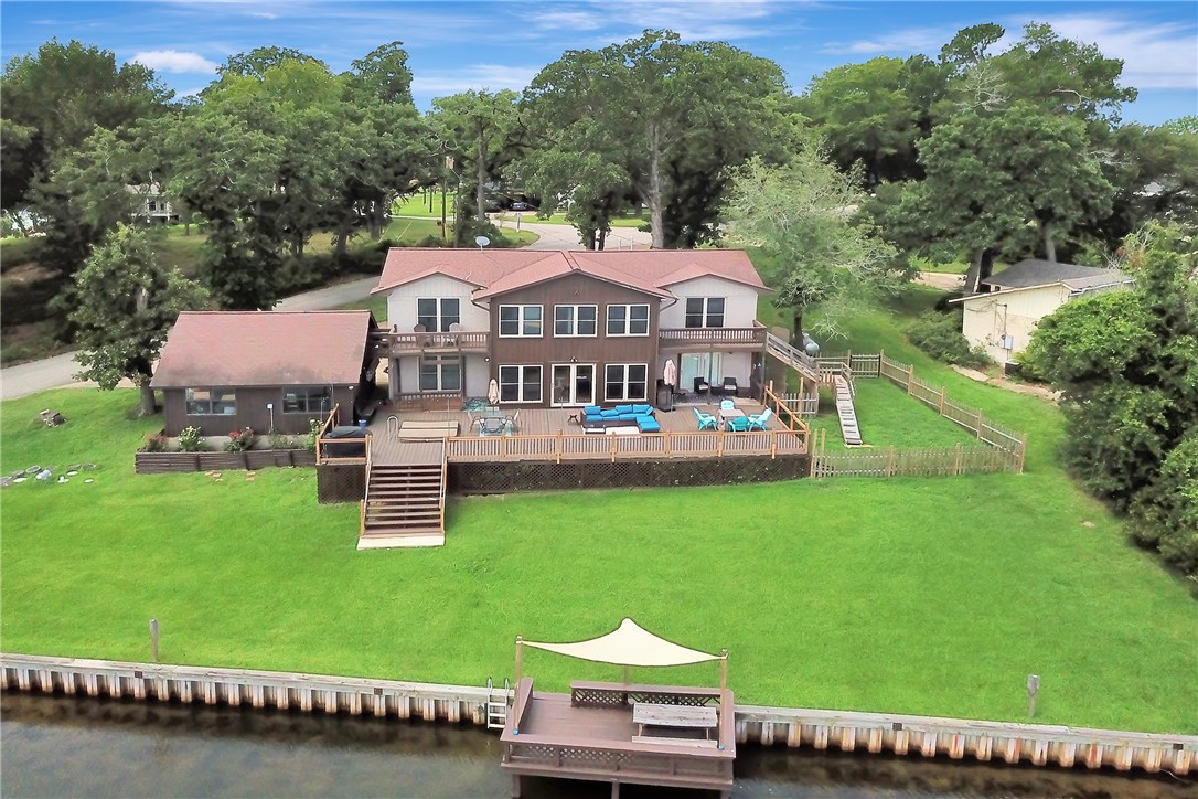 571 Lakeview Circle