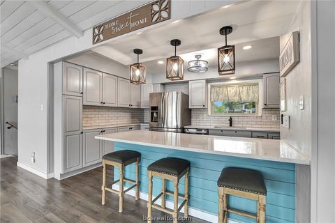 Tiny photo for 571 Lakeview Circle, Hilltop Lakes, TX 77871 (MLS # 26004219)