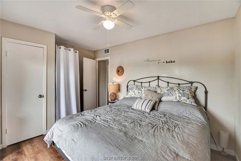 Tiny photo for 571 Lakeview Circle, Hilltop Lakes, TX 77871 (MLS # 26004219)