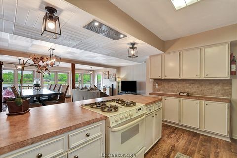 Tiny photo for 571 Lakeview Circle, Hilltop Lakes, TX 77871 (MLS # 26004219)