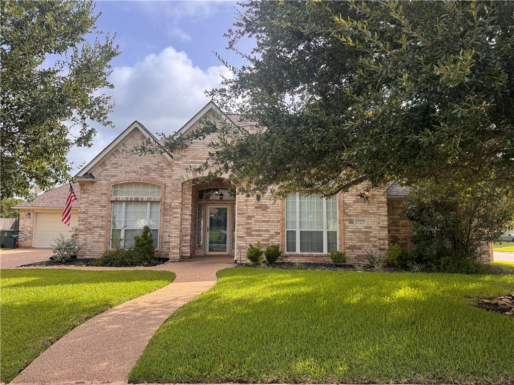 Photo of 2107 Williams Way, Bryan, TX 77808 (MLS # 26009242)