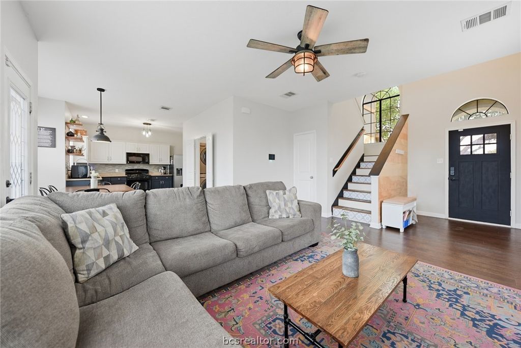 Photo of 2403 Cheyenne Drive, Brenham, TX 77833 (MLS # 26003825)