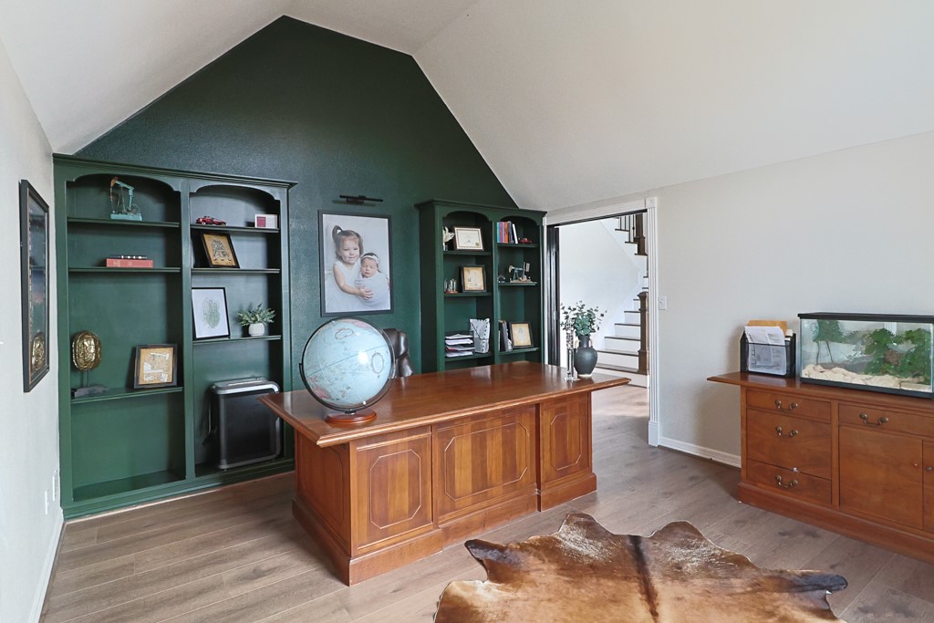 Giddings, Texas 78942, United States, 6 Bedrooms Bedrooms, ,5 BathroomsBathrooms,Residential,Active,218259