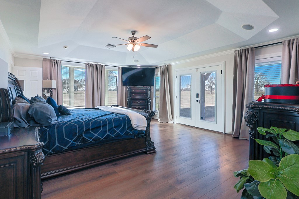 Giddings, Texas 78942, United States, 6 Bedrooms Bedrooms, ,5 BathroomsBathrooms,Residential,Active,218259