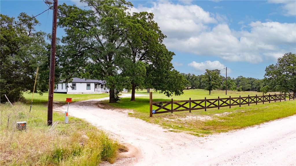 Photo of 3508 Dick Barnes Loop, Bedias, TX 77831 (MLS # 26005675)