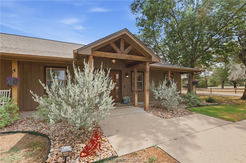 Photo of 2302 Quail Run, College Station, TX 77845 (MLS # 26012353)