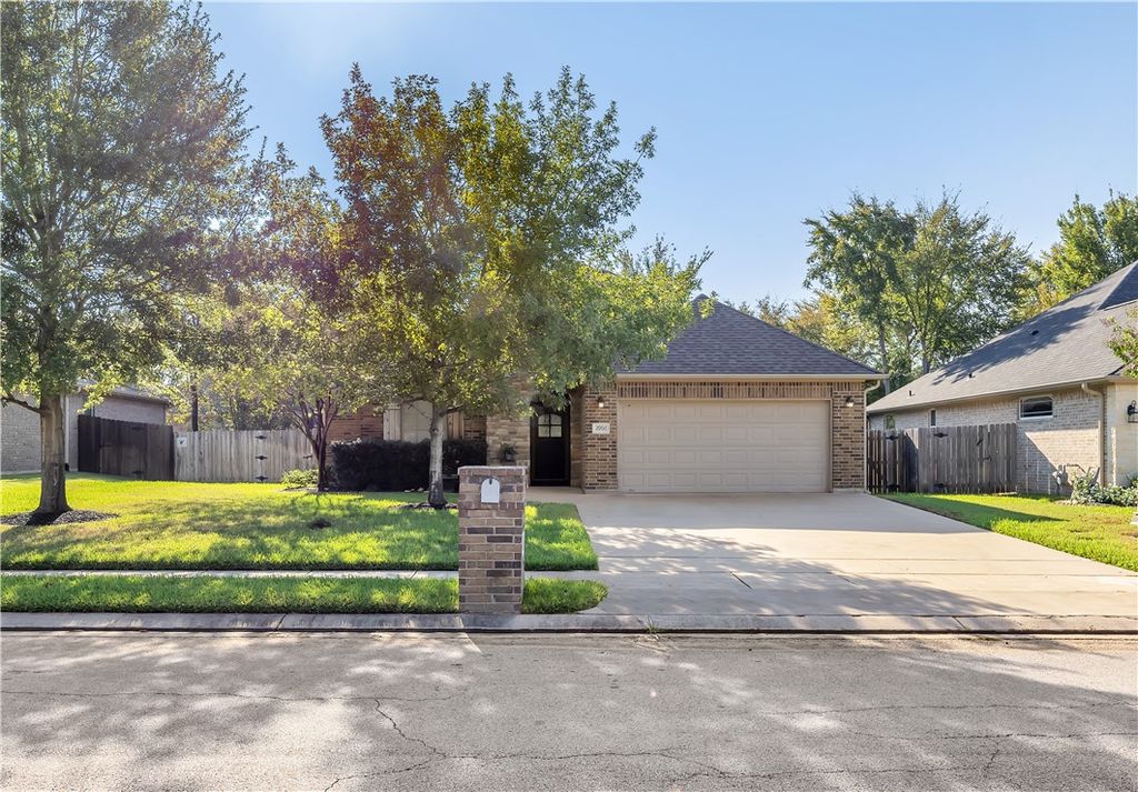 Photo of 2906 Ascot Court, Bryan, TX 77808 (MLS # 25010448)