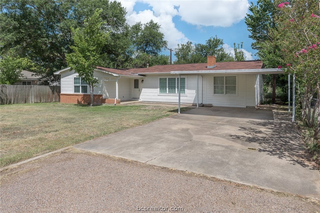 Photo of 404 Day Avenue, Bryan, TX 77801 (MLS # 26011040)