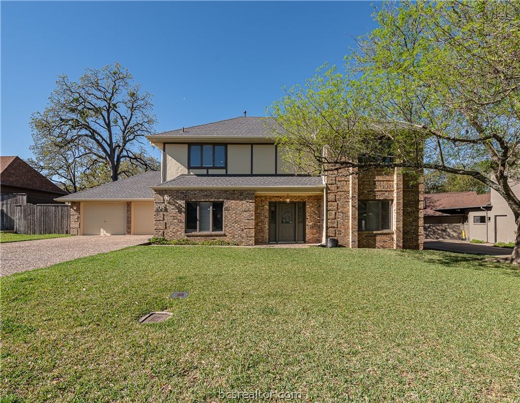 Photo of 208 Fireside Circle, College Station, TX 77840 (MLS # 26003310)