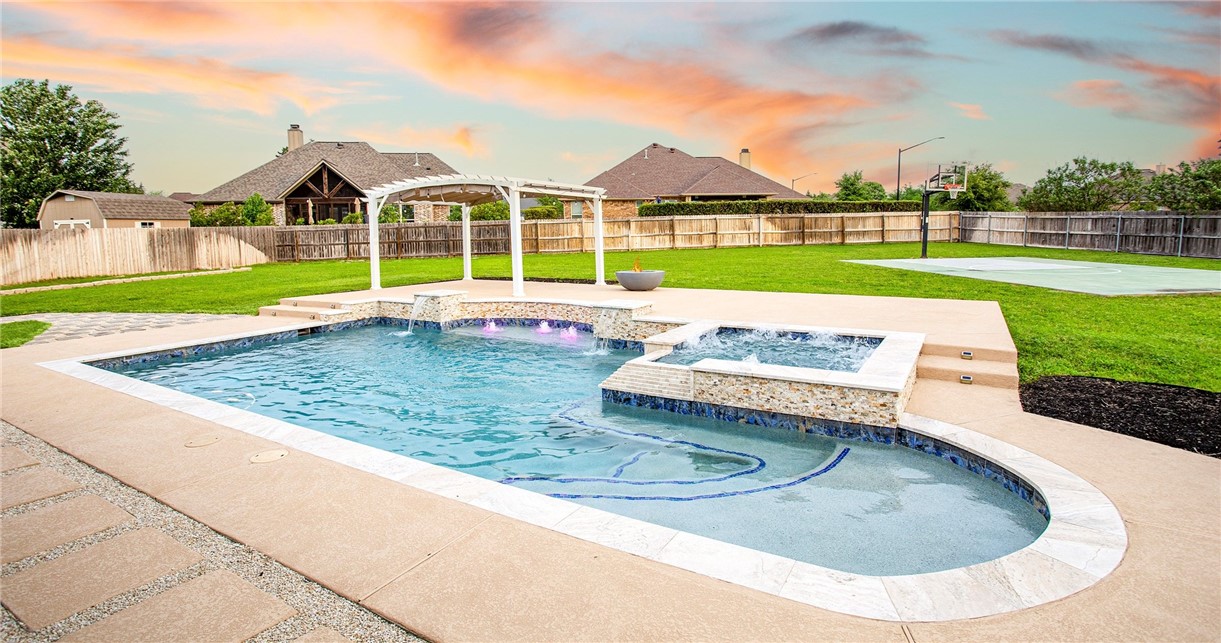 Bryan, Texas 77808, United States, 5 Bedrooms Bedrooms, ,4 BathroomsBathrooms,Residential,Active,85612