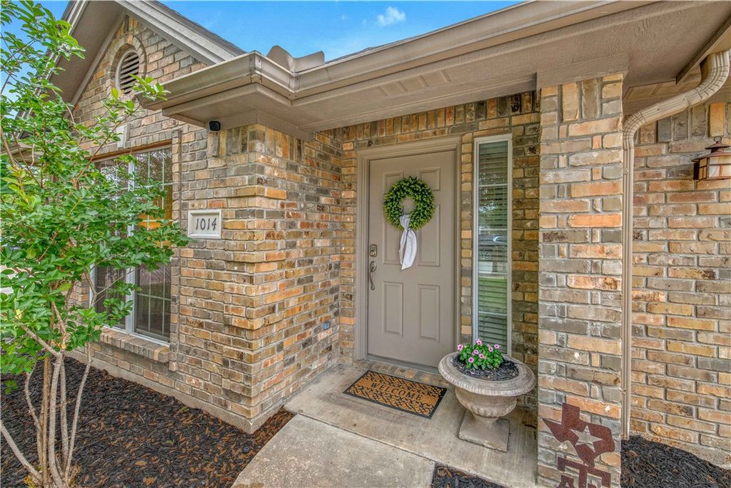 Photo of 1014 Bougainvillea Street, College Station, TX 77845 (MLS # 26004715)