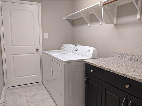 Tiny photo for 2040 Sorrento Court, Bryan, TX 77808 (MLS # 26002372)