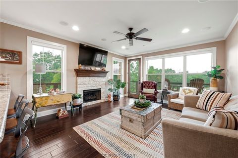 Tiny photo for 3216 Casita Court #121, Bryan, TX 77807 (MLS # 26005100)