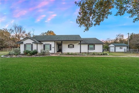 Photo of 118 Pin Oak Lane, Hempstead, TX 77445 (MLS # 25013315)
