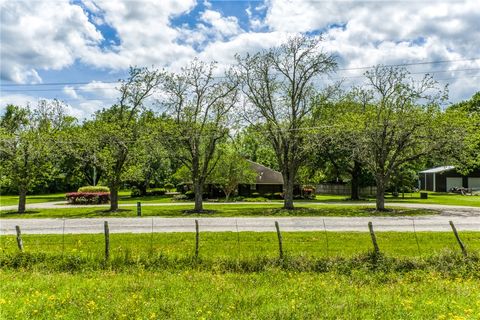 Tiny photo for 2629 Benton Drive Dr, Brenham, TX 77833 (MLS # 26005020)