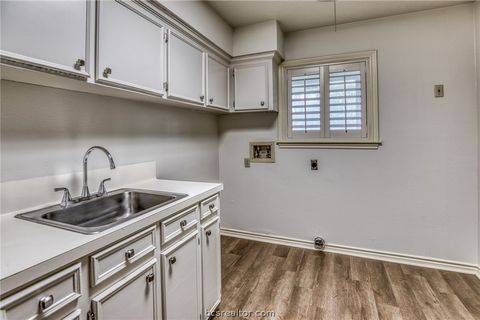 Tiny photo for 2629 Benton Drive Dr, Brenham, TX 77833 (MLS # 26005020)